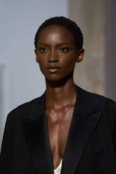 Look 12